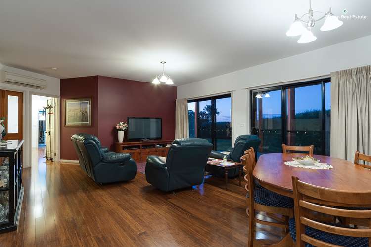 Fifth view of Homely house listing, 2 Lightfoot Rise, Botanic Ridge VIC 3977