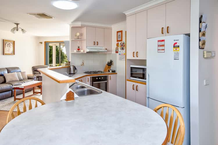 Fifth view of Homely house listing, 19 Craig Drive, Bellbridge VIC 3691