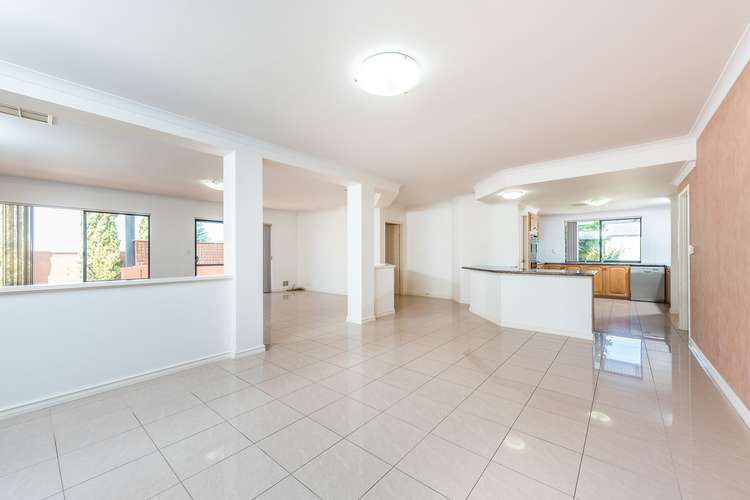 Fifth view of Homely house listing, 5 Seville Crest, Mindarie WA 6030