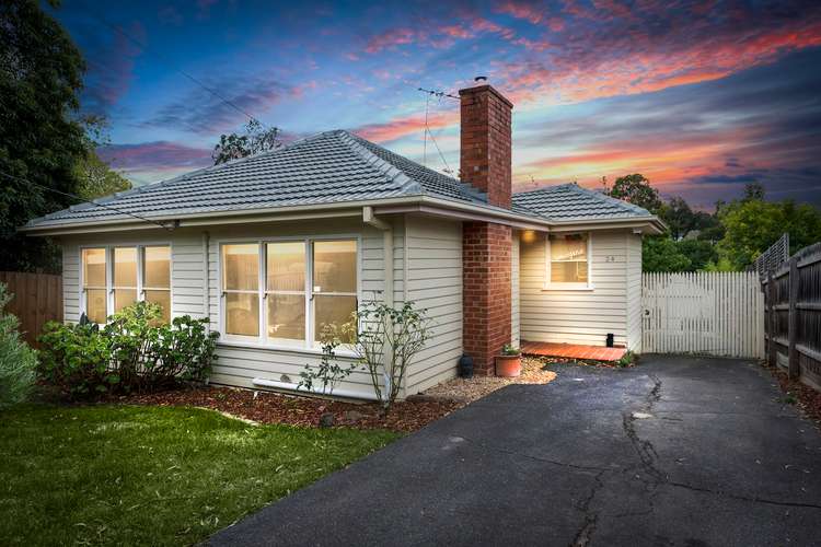 24 Evelyn Road, Ringwood North VIC 3134