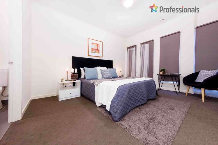 Fifth view of Homely house listing, 17 Etheridge Rise, Caroline Springs VIC 3023