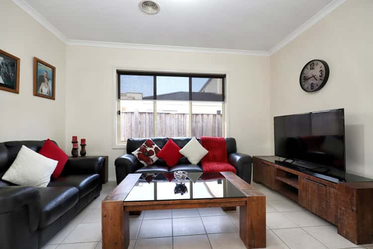 Fifth view of Homely house listing, 10 The Garlands, Craigieburn VIC 3064