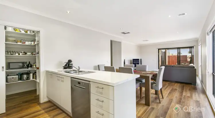 13 Callaway Avenue, Cranbourne West VIC 3977