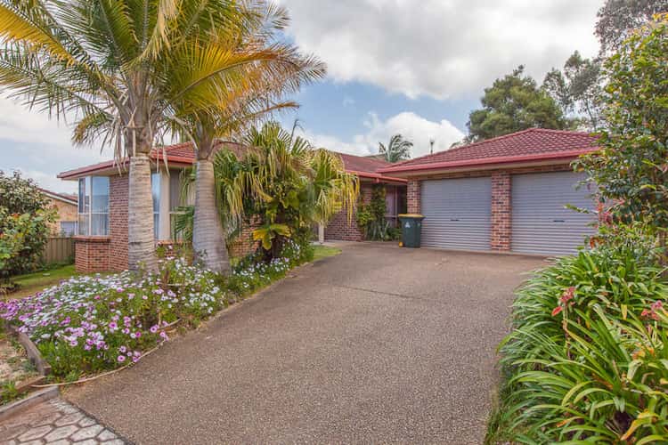 Main view of Homely house listing, 33 Hutchinson Drive, Balgownie NSW 2519