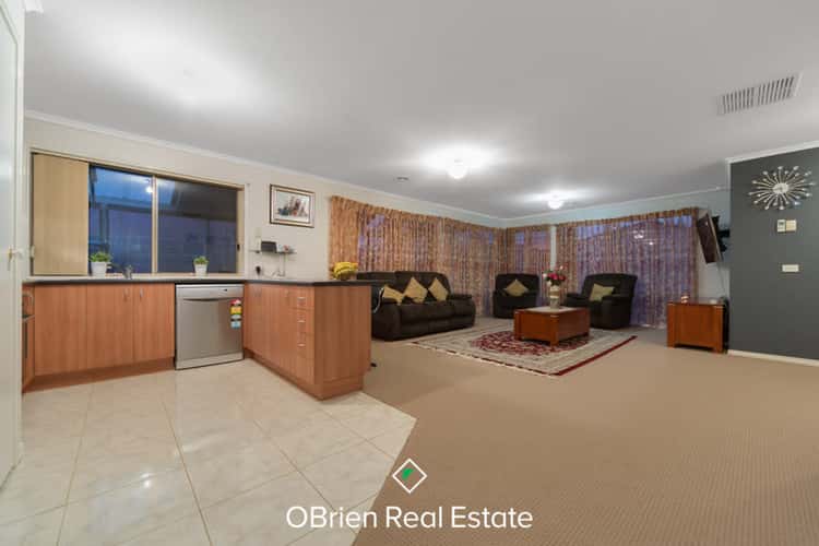 Fifth view of Homely house listing, 5 Nariel Place, Cranbourne West VIC 3977