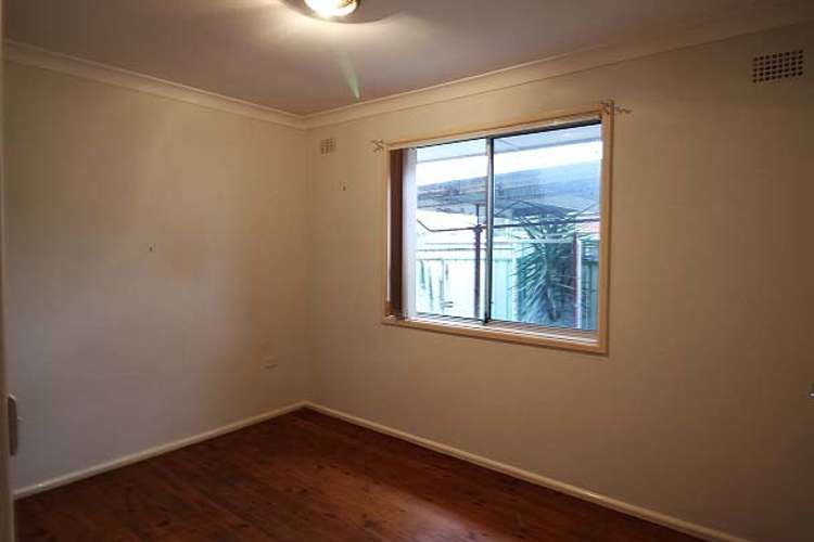 Fifth view of Homely unit listing, 2/163 Princes Highway, Dapto NSW 2530