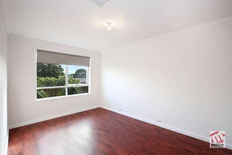 Fifth view of Homely house listing, 17 Heatherdew Close, Endeavour Hills VIC 3802