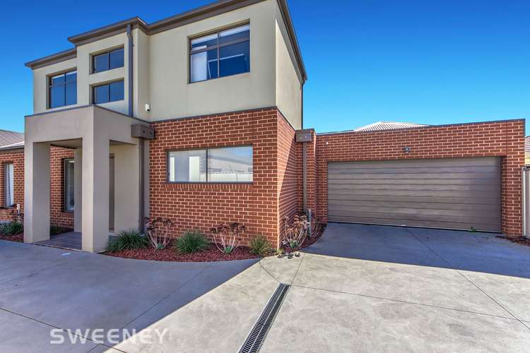 2/71 Oberon Avenue, St Albans VIC 3021