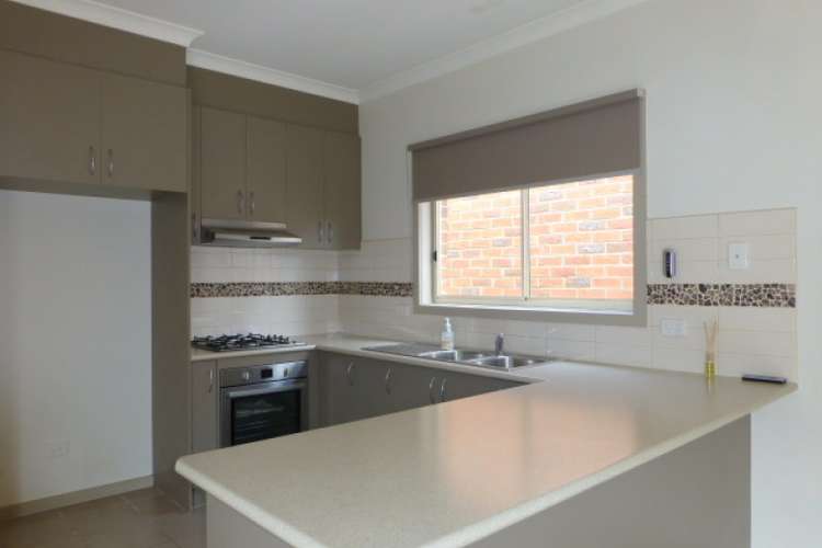 Fifth view of Homely house listing, 2/11 Assumption Close, Truganina VIC 3029