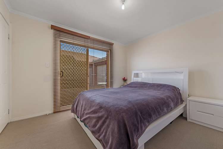 Fifth view of Homely house listing, 10 Oakbank Court, Roxburgh Park VIC 3064