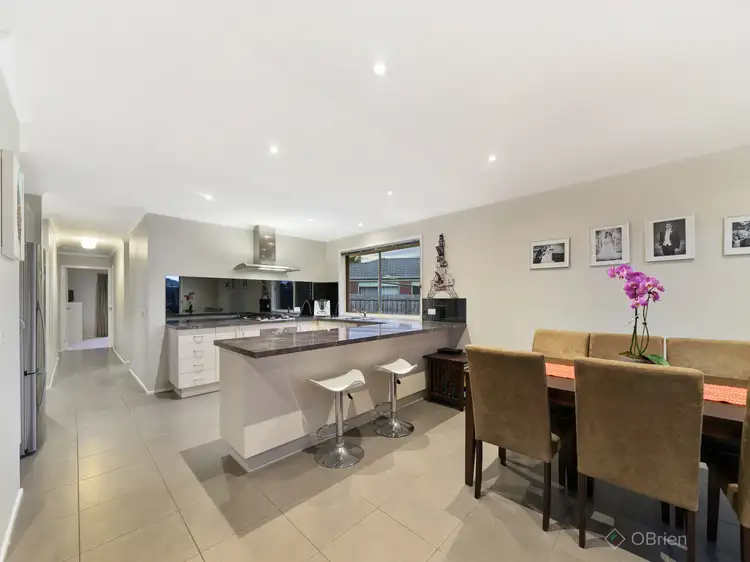 5 Andre Court, Cranbourne West VIC 3977