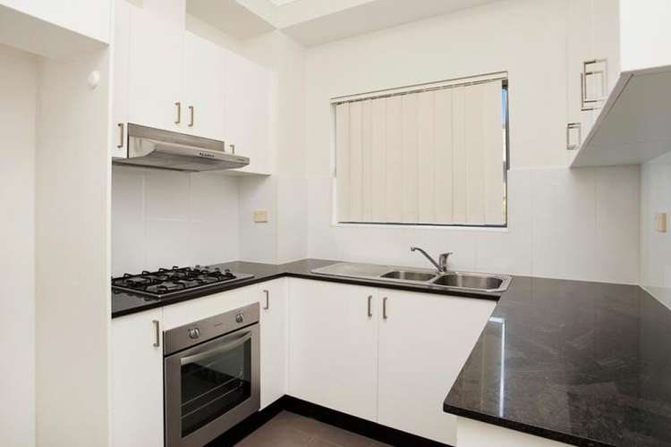 Second view of Homely unit listing, 8/10 Funda Place, Brookvale NSW 2100