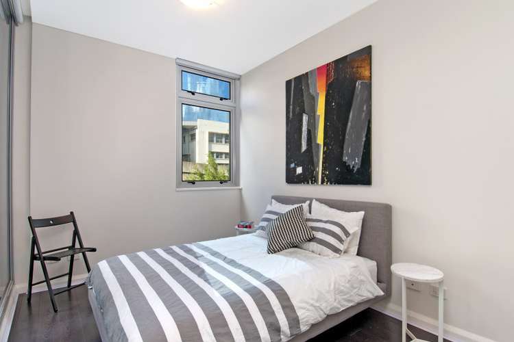 Third view of Homely apartment listing, 315/23 Shelley Street, Sydney NSW 2000