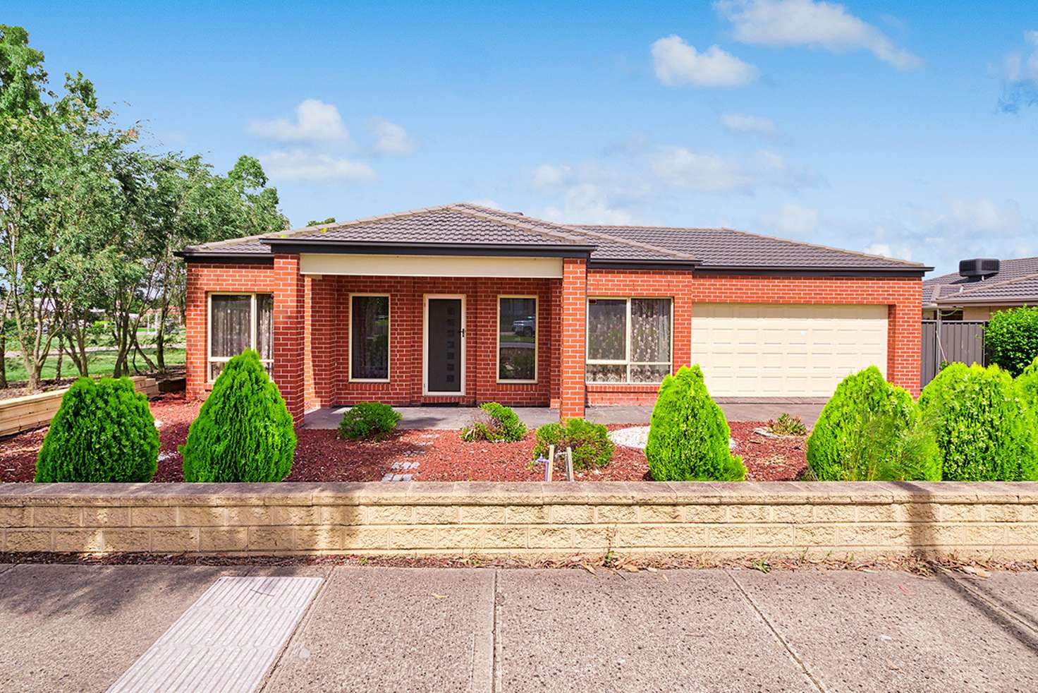 Main view of Homely house listing, 2 Merrowland Avenue, Cranbourne North VIC 3977