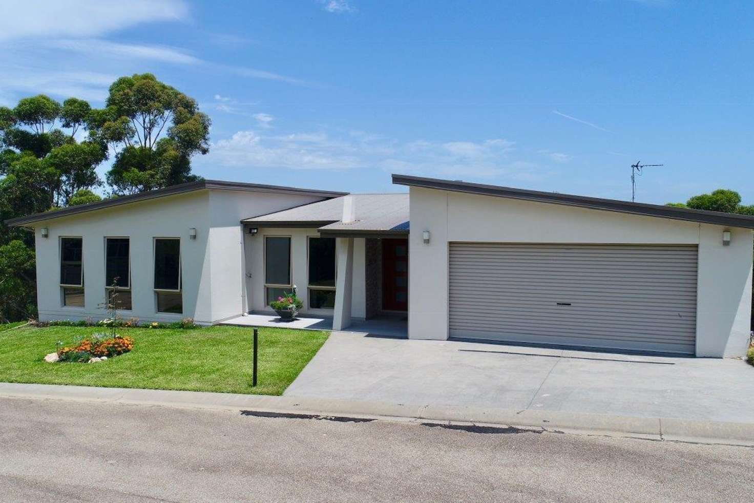 Main view of Homely house listing, 5 Thomas Mews, Bairnsdale VIC 3875