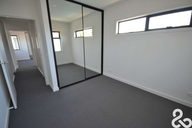 Fourth view of Homely townhouse listing, 2/121 Raglan Street, Preston VIC 3072