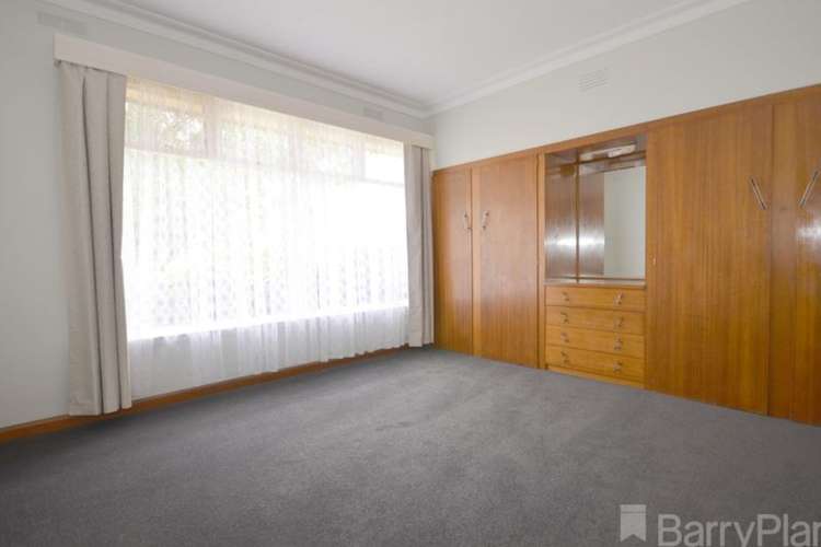 Fifth view of Homely house listing, 4 Chesterfield Court, Soldiers Hill VIC 3350