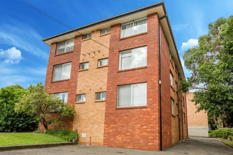 8/2 Adelaide Street