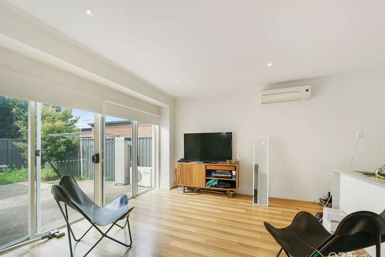 Fifth view of Homely townhouse listing, 34 Edgeware Close, Pakenham VIC 3810
