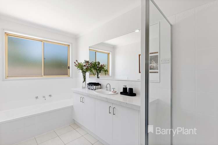Fifth view of Homely house listing, 8 Bemm Court, Werribee VIC 3030