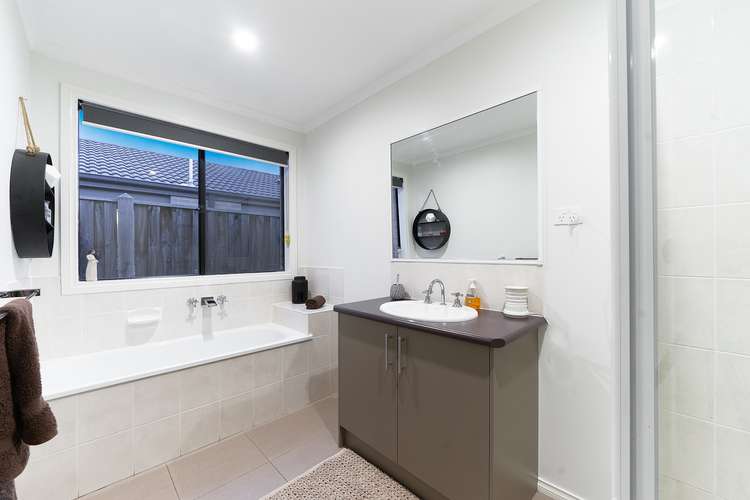 Fourth view of Homely house listing, 5 Milla Way, Koo Wee Rup VIC 3981