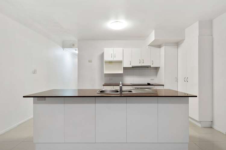 Third view of Homely unit listing, 8/3 Heaslop Street, Woolloongabba QLD 4102