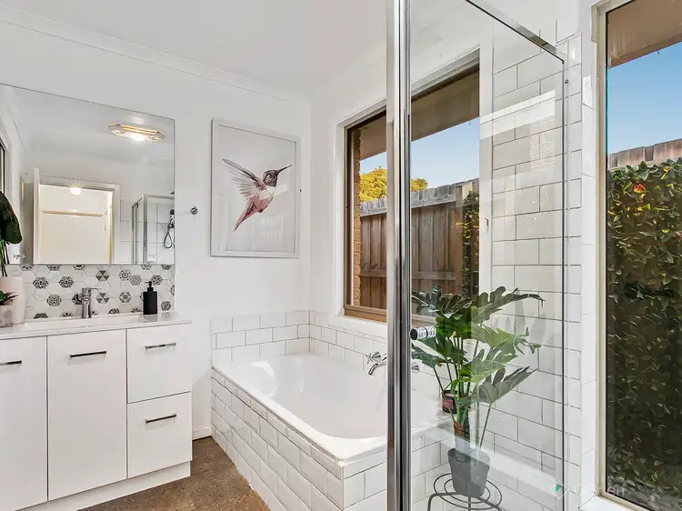 Fifth view of Homely house listing, 3 Annand Close, Cranbourne West VIC 3977
