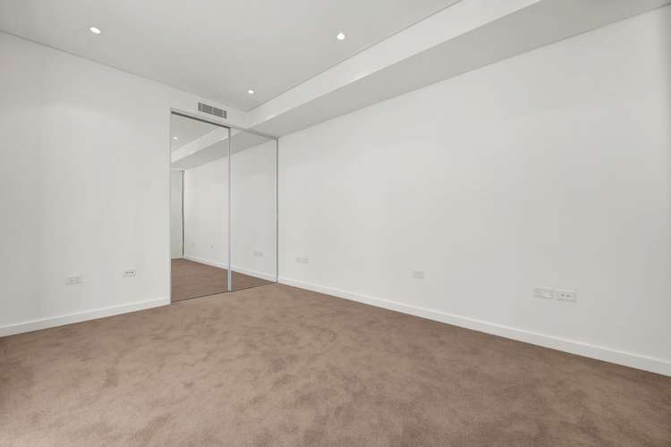 Fourth view of Homely apartment listing, 607/10 Atchison Street, St Leonards NSW 2065