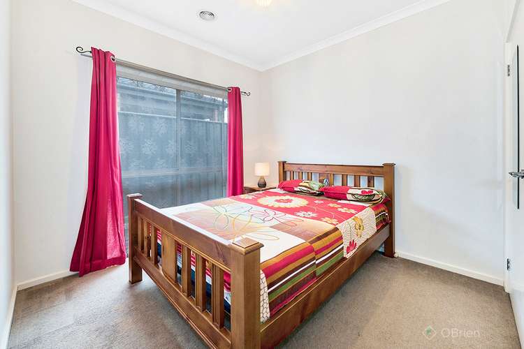 Second view of Homely house listing, 7 Perry Circuit, Cranbourne North VIC 3977