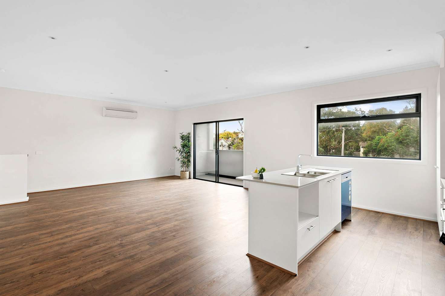 Main view of Homely townhouse listing, 9 Bow Street, Mornington VIC 3931