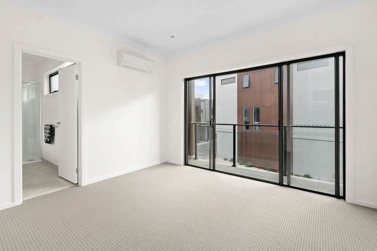 Fourth view of Homely townhouse listing, 9 Bow Street, Mornington VIC 3931