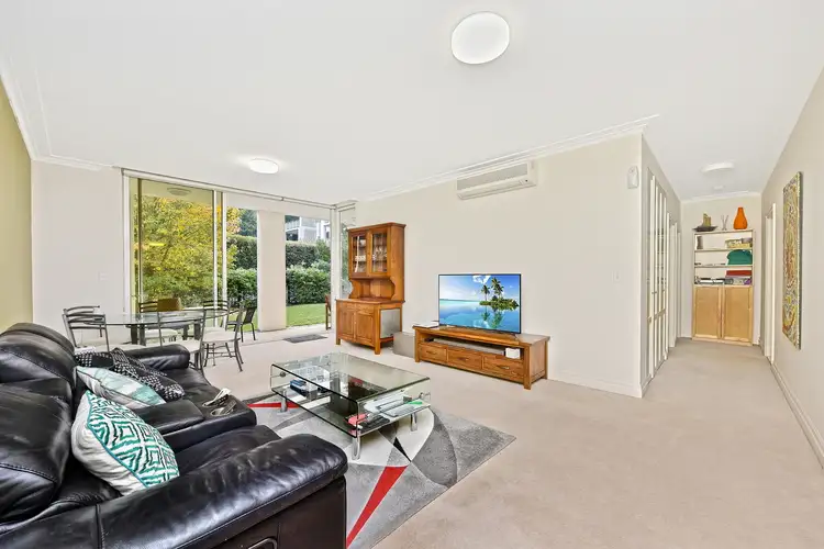 106/6 Peninsula Drive