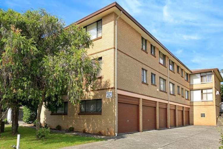 Main view of Homely unit listing, 2/13 Mercury Street, Wollongong NSW 2500