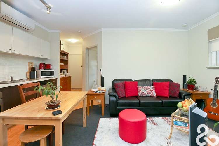 Third view of Homely apartment listing, 8/2 Dundas Street, Thornbury VIC 3071