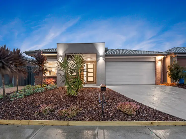 11 Jupiter Crescent, Cranbourne West VIC 3977