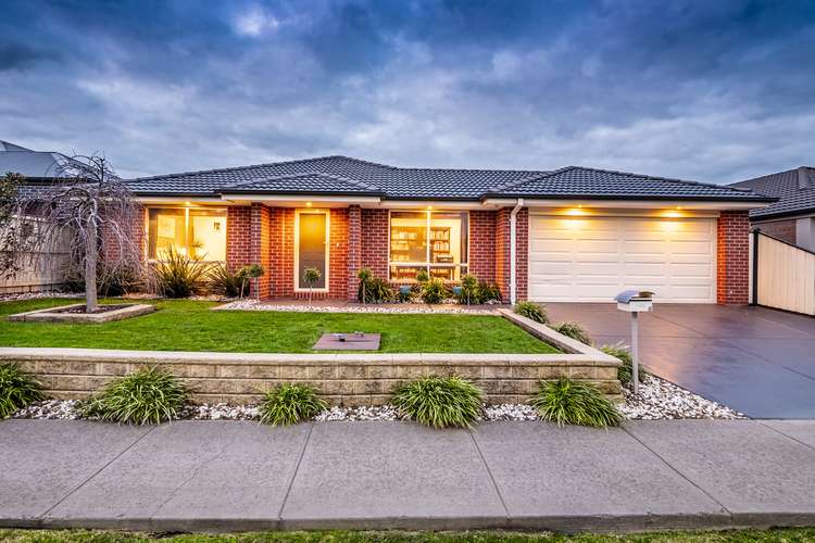 6 Wild Scotchman Way, Cranbourne East VIC 3977