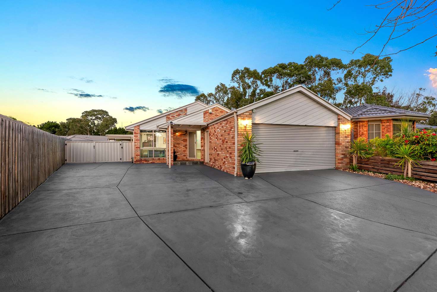 Main view of Homely house listing, 5 Hillman Court, Berwick VIC 3806