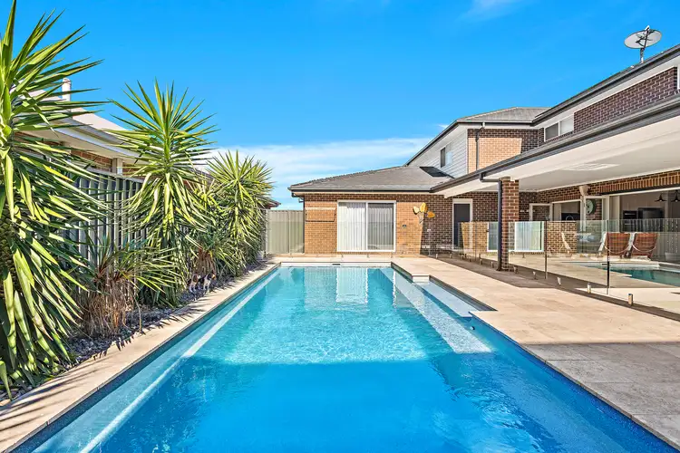 52 Haywards Bay Drive