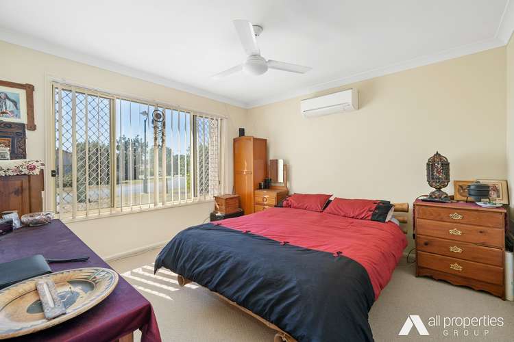 Sixth view of Homely house listing, 2 Crenton Court, Heritage Park QLD 4118