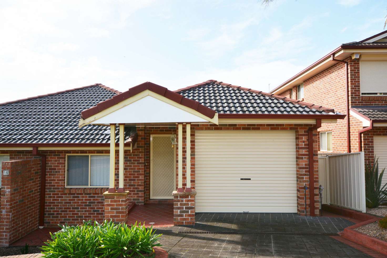 Main view of Homely semiDetached listing, 1/16 Honey Eater Drive, Blackbutt NSW 2529