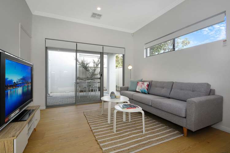 Seventh view of Homely townhouse listing, 3B Brechin Court, Duncraig WA 6023