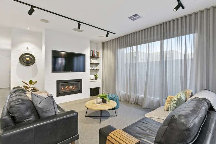 Fourth view of Homely townhouse listing, 9 York Street, Mornington VIC 3931