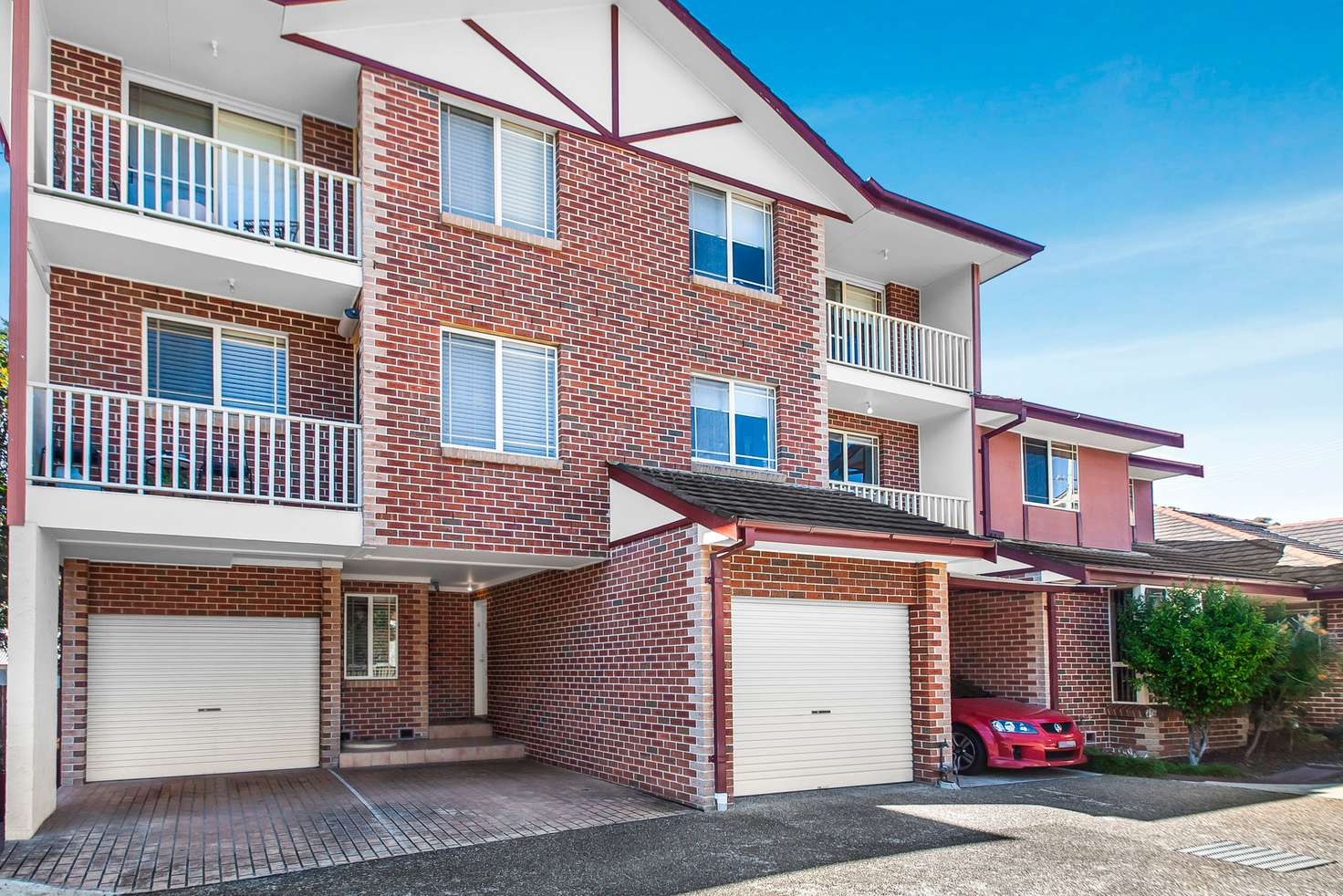 Main view of Homely townhouse listing, 4/98-100 Campbell Street, Woonona NSW 2517