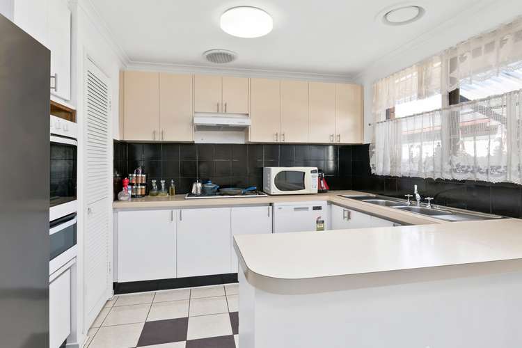 Fifth view of Homely house listing, 14 Heatherlea Crescent, Narre Warren VIC 3805