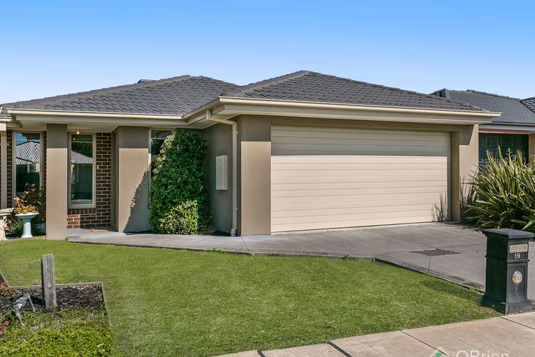 Third view of Homely house listing, 19 Warrenwood Place, Langwarrin VIC 3910