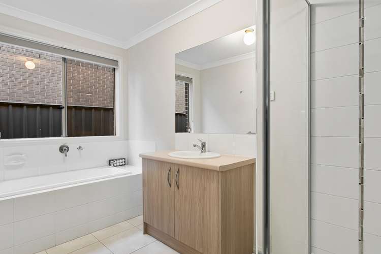 Fifth view of Homely house listing, 18 Dellinea Street, Cranbourne North VIC 3977