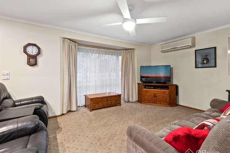 Fifth view of Homely house listing, 2 Matthews Court, Pakenham VIC 3810