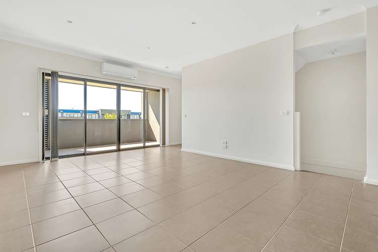 Fourth view of Homely townhouse listing, 5 Cohen Walk, Craigieburn VIC 3064