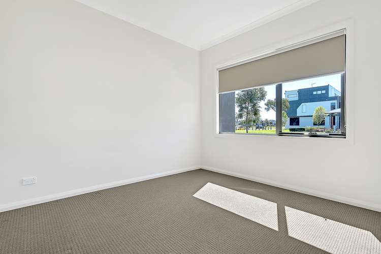 Seventh view of Homely townhouse listing, 5 Cohen Walk, Craigieburn VIC 3064