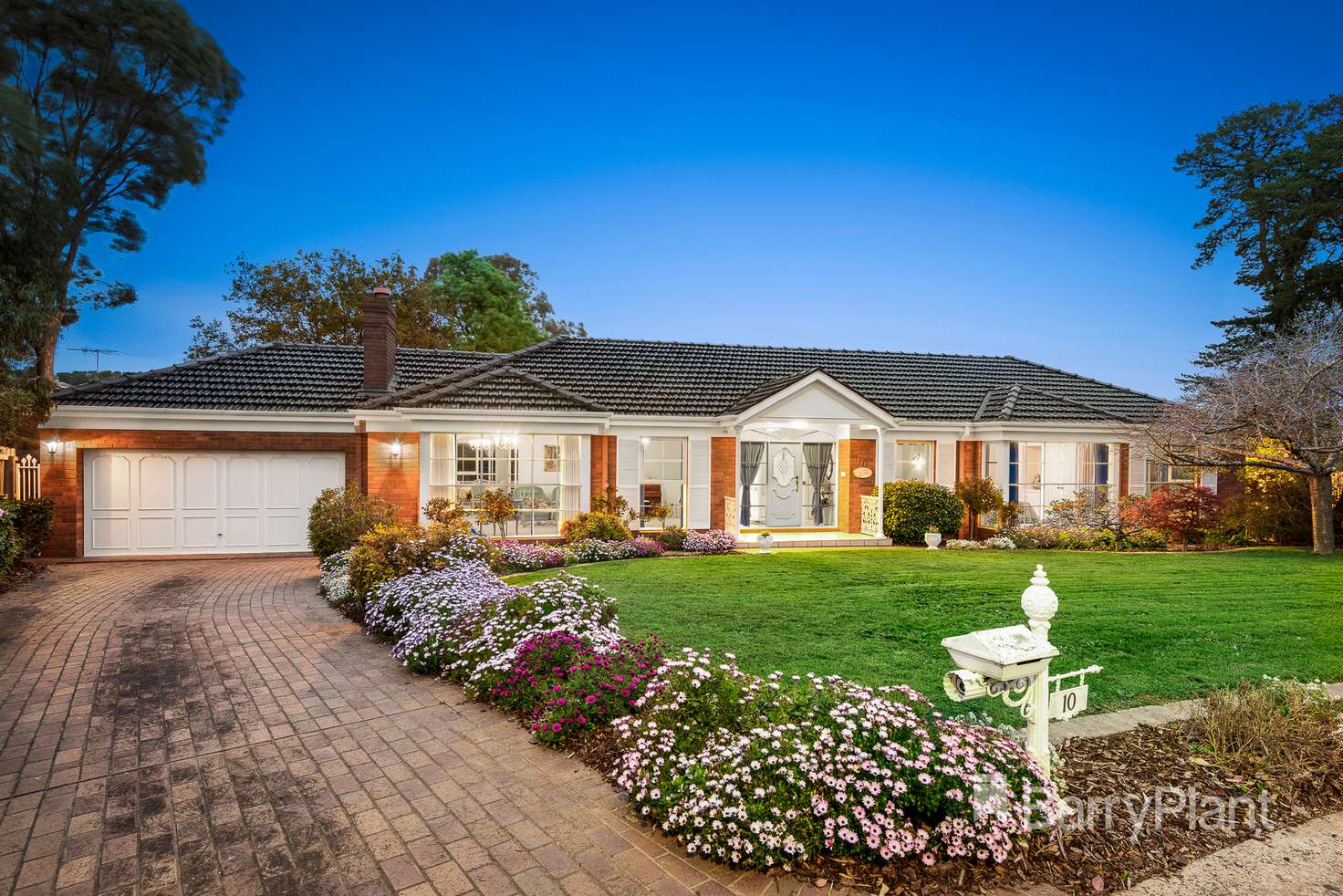 Main view of Homely house listing, 10 Vistaway Court, Donvale VIC 3111